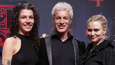 „Kommisar Rex“-Star Gedeon Burkhard lebt in Polyamour-WG – mit seiner Mutter - Foto: Getty Images „Kommisar Rex“-Star Gedeon Burkhard lebt in Polyamour-WG – mit seiner Mutter - Foto: Getty Images