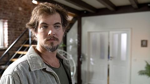 „Unter Uns“-Vorschau: David wird vollends zum Schurken! - Foto: RTL / Stefan Behrens