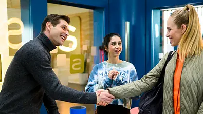 awz-schlussstrich-ava-chiara - Foto: RTL/ Julia Feldhagen
