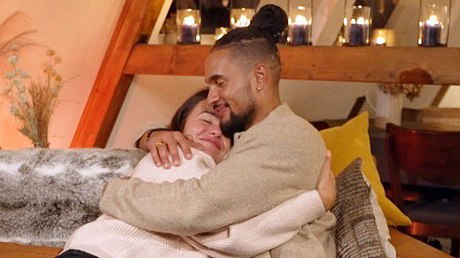 Der Bachelor hat sich für Angelina entschieden. Ein irres Gerücht besagt, dass sie schwanger ist - Foto: RTL+