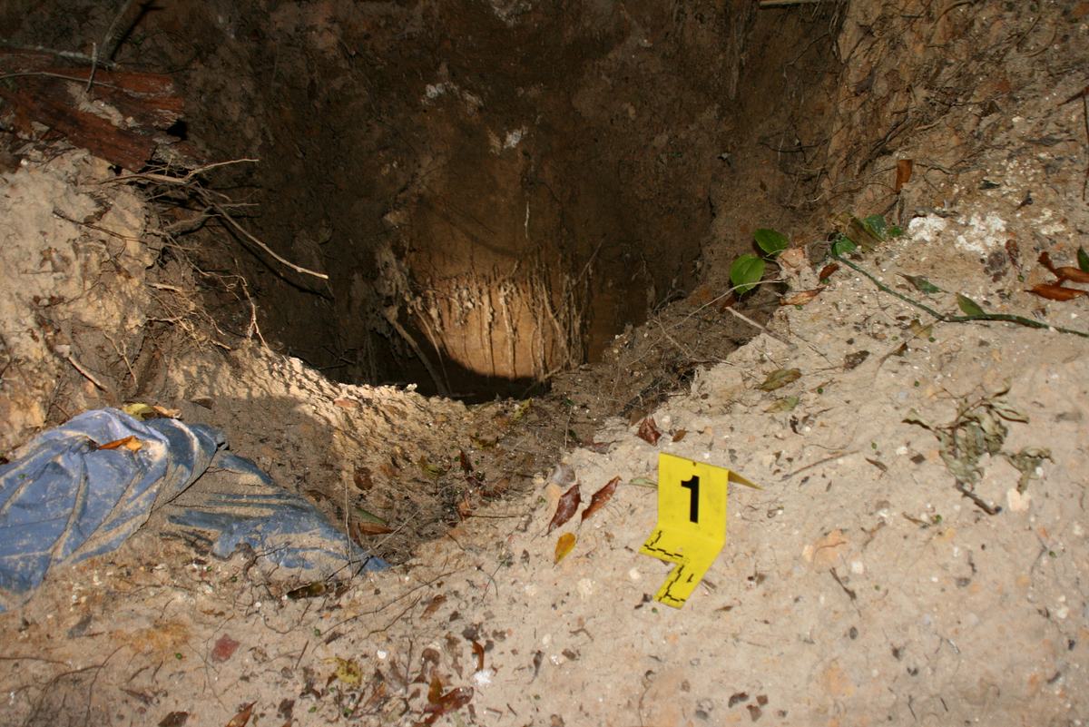 buried in the backyard - mord verjährt nicht