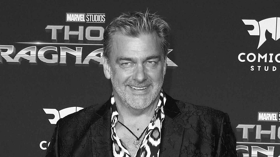 Mit 58 Jahren: Ray Stevenson während Dreharbeiten gestorben - Foto: IMAGO / MediaPunch