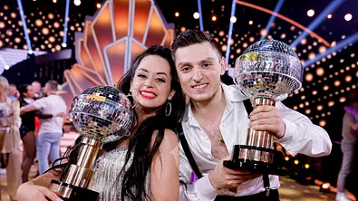 Lets Dance, Profichalenge, Malika Dzumaev und Zsolt Sandor Cseke - Foto: Imago / Panama Pictures