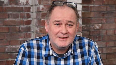 „Bares für Rares“: ZDF mit Angst um Waldi! - Foto: ZDF und Frank W. Hempel