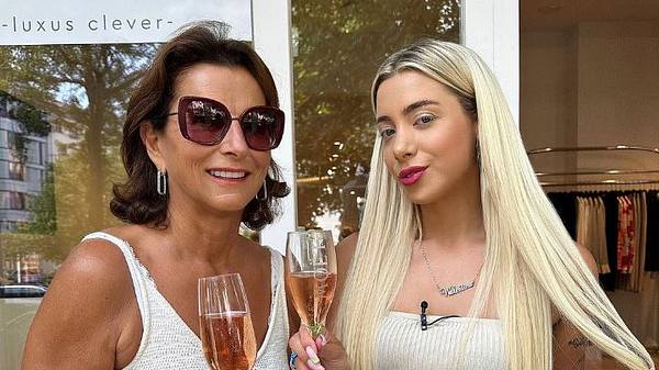 Claudi Obert und Walentina Doronina - Foto: Claudi Obert und Walentina Doronina auf Instagram