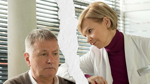 Spannung am In aller Freundschaft-Set? Das hält Andrea Kathrin Loewig wirklich von Thomas Rühmann! - Foto: MDR/Saxonia Media/Rudolf Wernicke