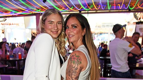 Dannie Büchner und Tochter Joelina Karabaes - Foto: Getty Images / Tristar Media