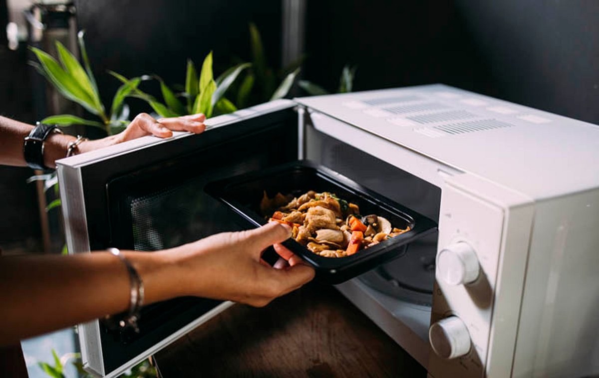Mikrowelle mit Backofen