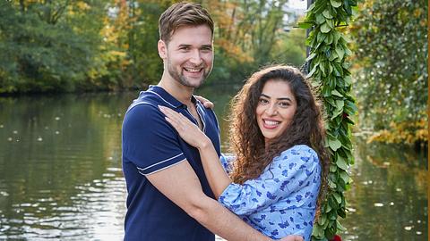 „Rote Rosen“-Vorschau: Heiraten Simon und Dilay? - Foto: ARD/Georg Wendt