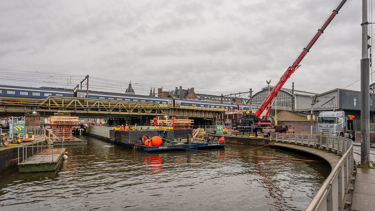 amsterdam central: alltag am mega-bahnhof
