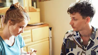 Tod den Lebenden: Wann und wie geht es mit Staffel 2 weiter? - Foto: © ARD Degeto/Finnegan Koichi Godenschweger