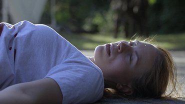 GZSZ | Zoes Rückkehr: Laura hat einen Plan, um Yvonne zu retten