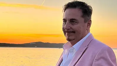 Uwe Herrmann vor einem Sonnenuntergang auf Mallorca. - Foto: Instagram/Uwe Herrmann 