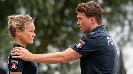 Notruf Hafenkante, Franzi und Nick - Foto: ZDF / Boris Laewen