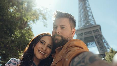 GZSZ in Paris: Laura und John - Foto: RTL / Anna Riedel
