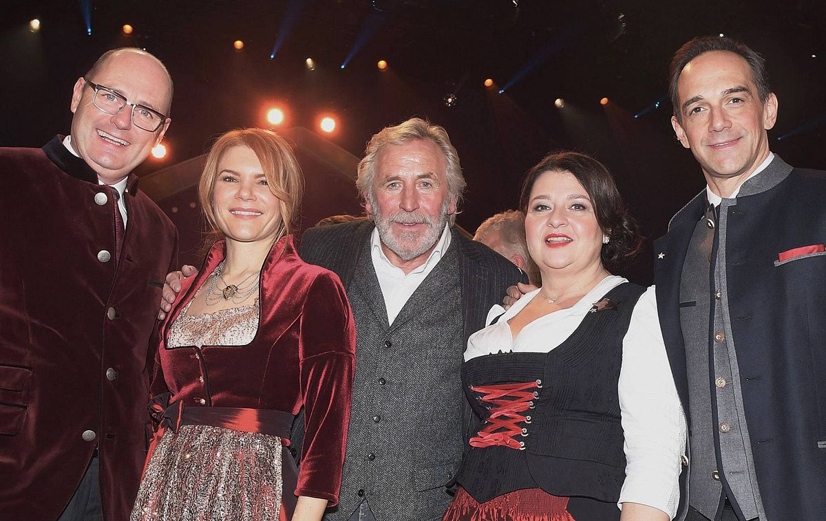 Die Dahoam is Dahoam-Stars Silke Popp, Bernhard Ulrich, Harry Blank, Christine Reimer und Hermann Giefer,