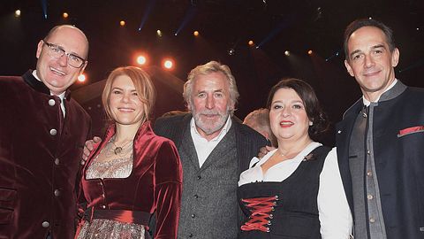 Die Dahoam is Dahoam-Stars Silke Popp, Bernhard Ulrich, Harry Blank, Christine Reimer und Hermann Giefer, - Foto: Imago/Eibner