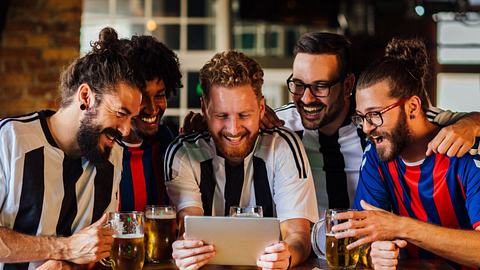 Perfect Plus Jahrespaket mit DAZN UNLIMITED  bei Waipu.tv - Foto: TVM/PR