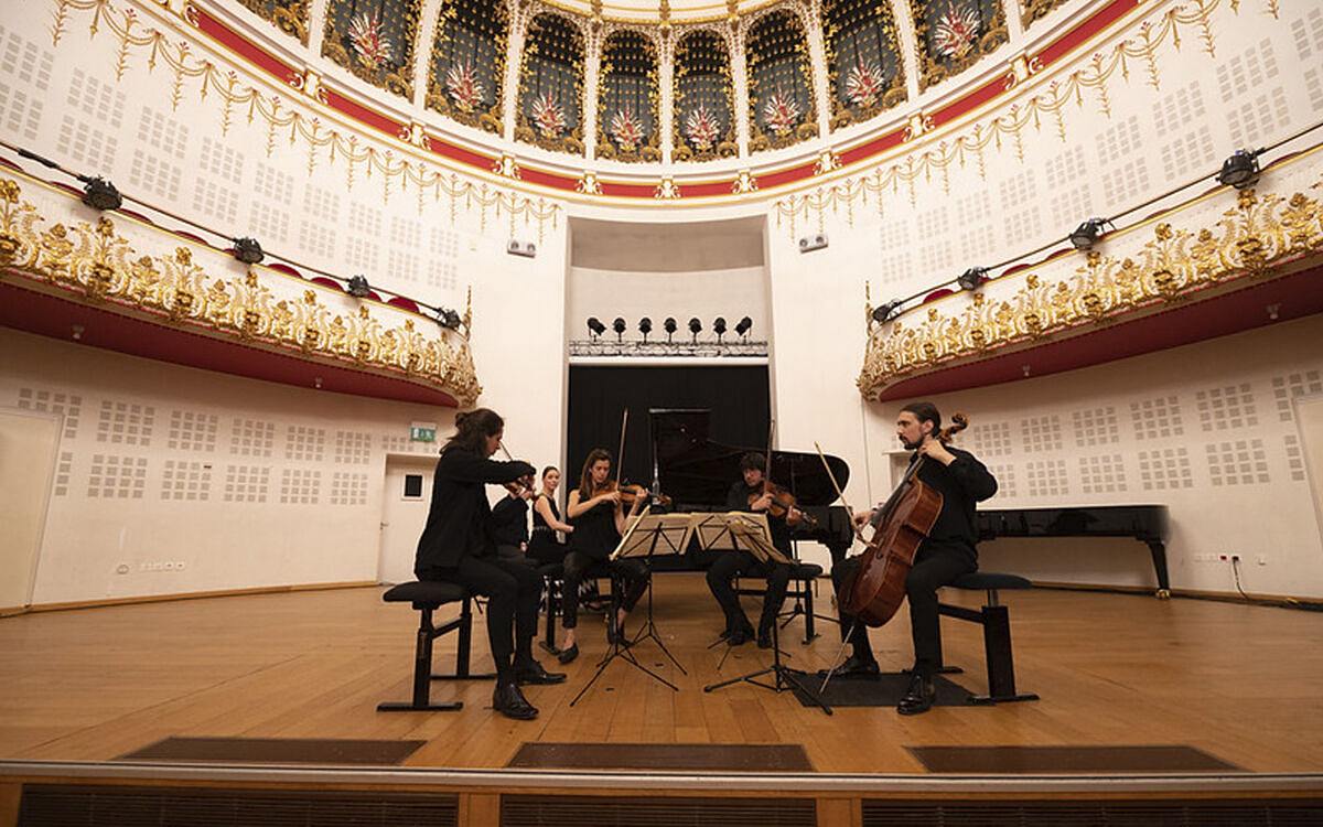 Judith Jáuregui, Quatuor Gerhard - Dvořák, Granados judith jáuregui, quatuor gerhard - dvořák, granados