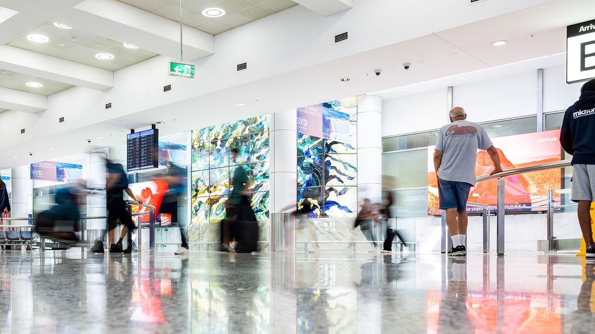 inside sydney airport: alltag am mega-flughafen