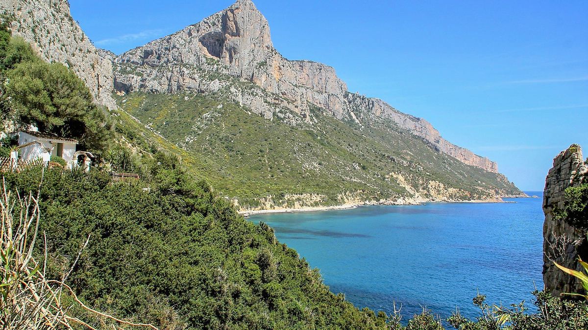 sardinien - arche aus stein