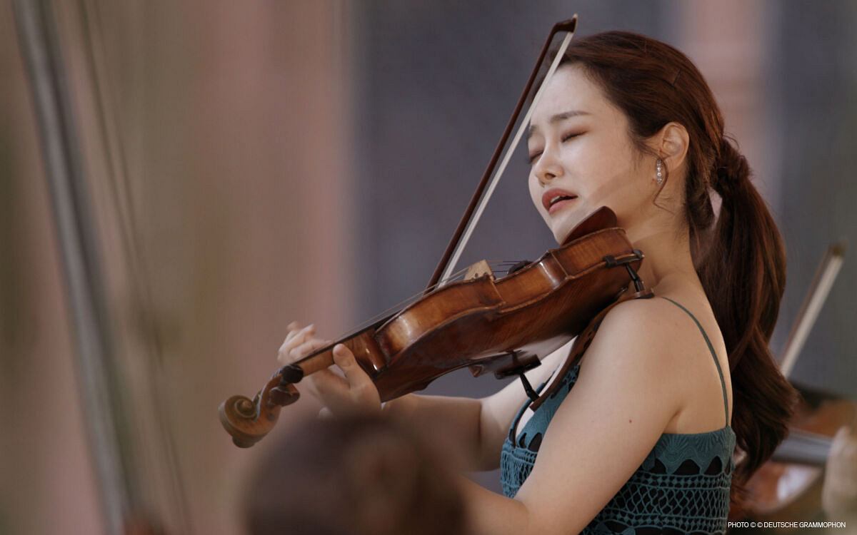 Bomsori Kim, Camerata Salzburg: Mozart, Violin Concerto no. 1 bomsori kim, camerata salzburg: mozart, violin concerto no. 1