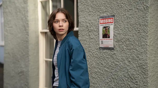 Emma Myers’ als Pip in „A Good Girls Guide to Murder“ Staffel 2. - Foto: Netflix