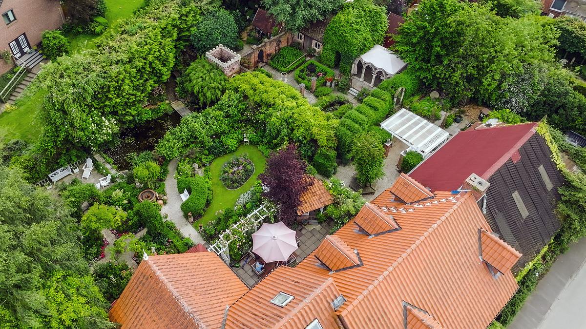 rasch durch den garten