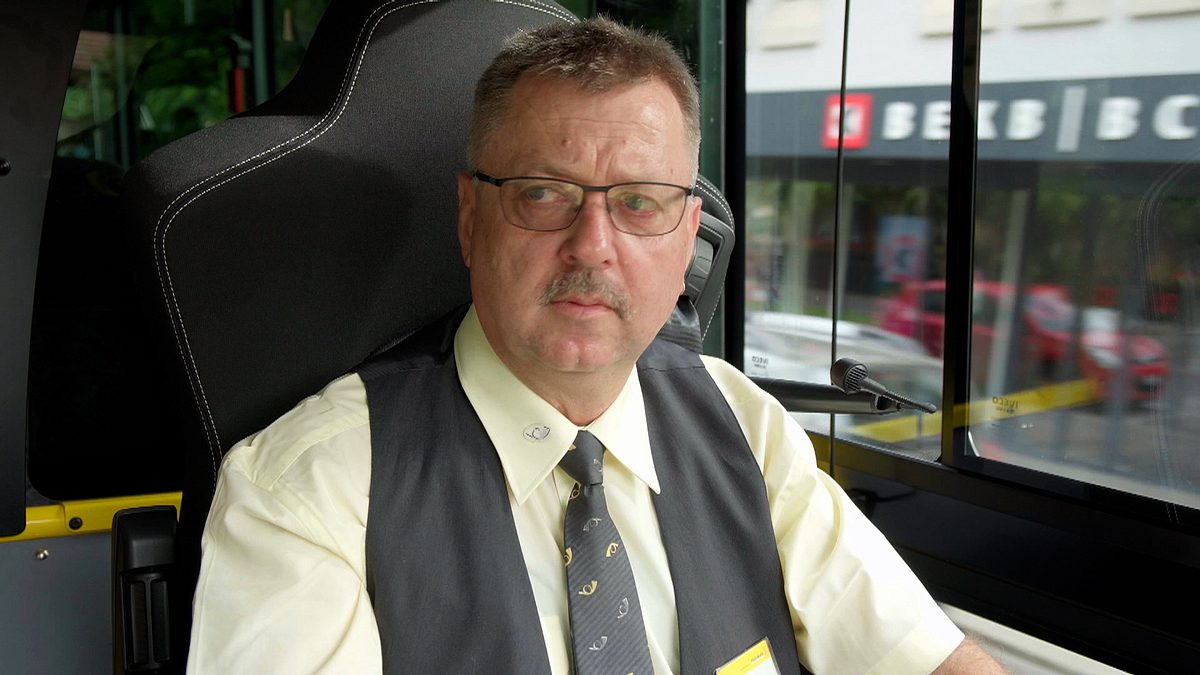 mit dem postauto durch die schweiz