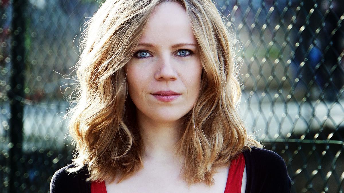 sarah bosetti: wer angst hat, soll zuhause bleiben!