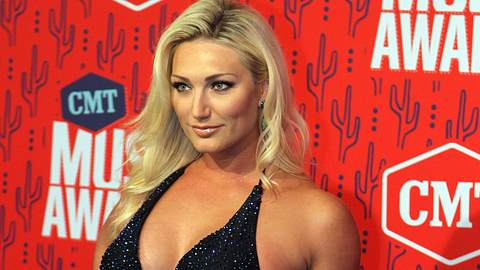 Brooke Hogan auf dem roten Teppich der CMT Music Awards. - Foto: IMAGO / UPI Photo