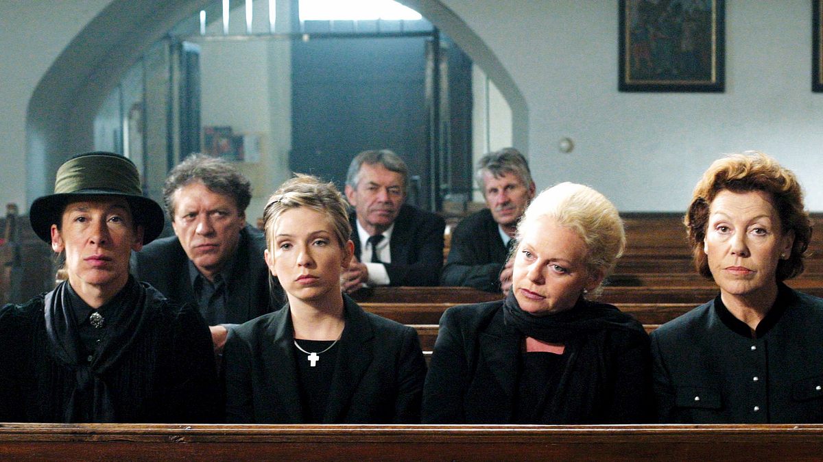 vier frauen und ein todesfall