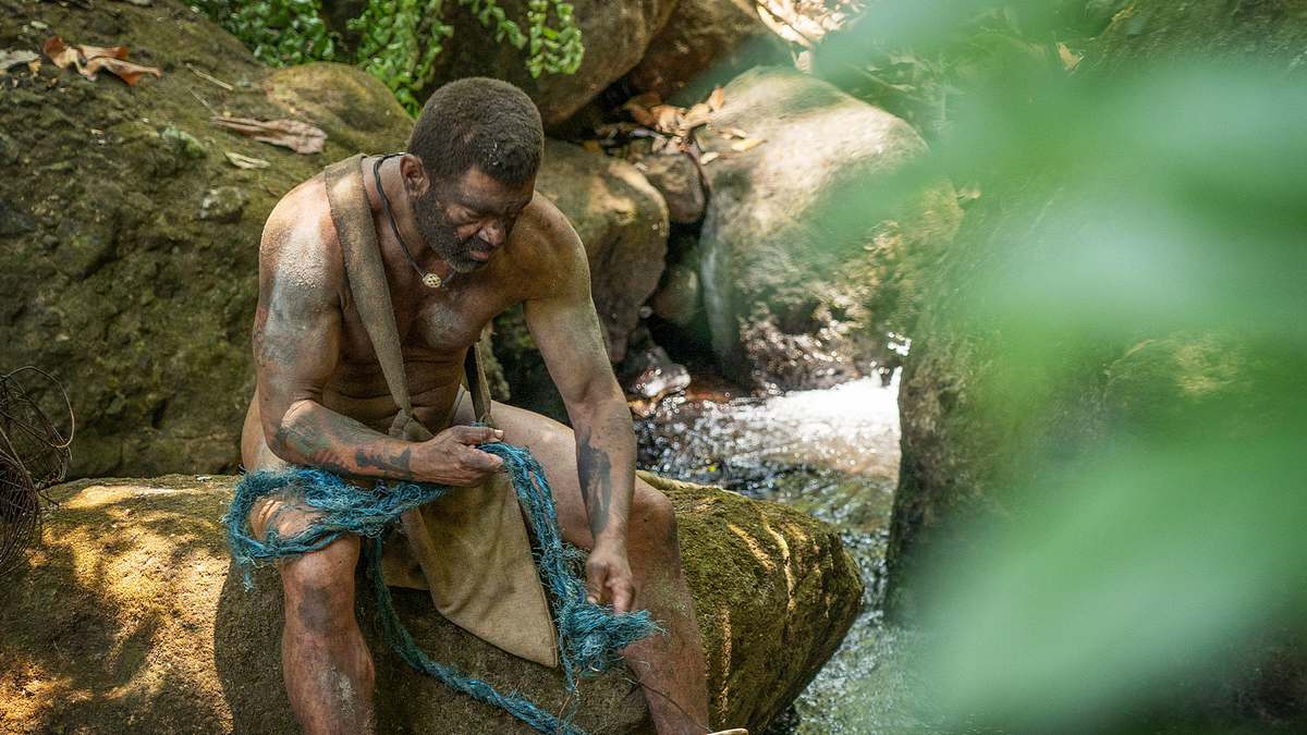naked survival: castaways