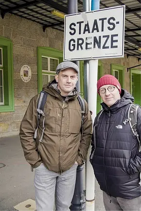 Bezzel & Schwarz - Die Grenzgänger - Foto: TMDB Bezzel & Schwarz - Die Grenzgänger - Foto: TMDB