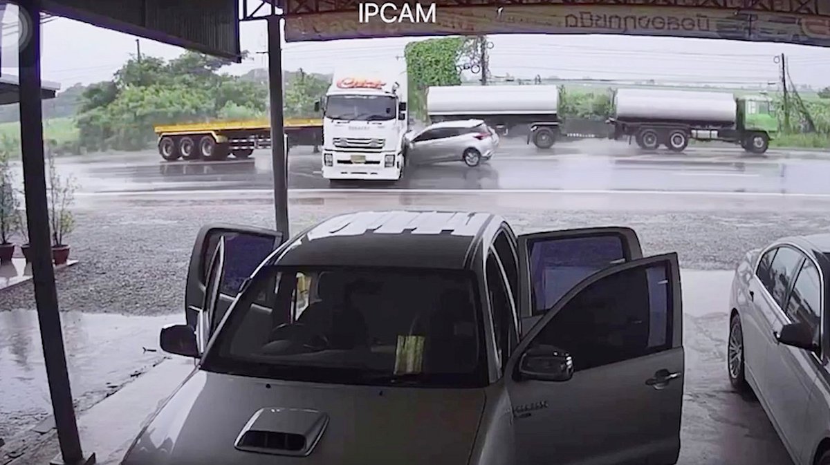 Abgefahren - Die spektakulärsten Dashcam Clips abgefahren - die spektakulärsten dashcam clips