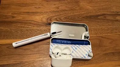 Ein Reinigungsset für Airpods - Foto: TVM/Privat