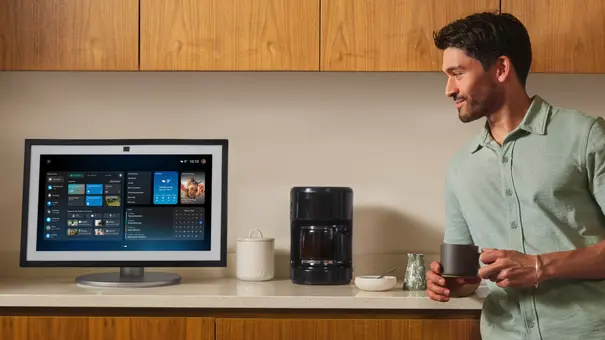 Funktioniert auch ohne Bildschirm und ohne Kaffee: Alex+ versteht dich und setzt es sofort um - Foto: Amazon