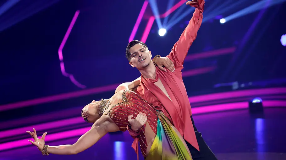 Alexandru Ionel tanzt bei Let's Dance mit Partnerin