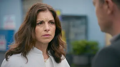 Gabriella schaut Ben verwirrt an. - Foto: RTL Gabriella schaut Ben verwirrt an. - Foto: RTL