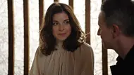 Eine Szene aus AWZ: Gabriella lächelt Killian verliebt an. - Foto: RTL Eine Szene aus AWZ: Gabriella lächelt Killian verliebt an. - Foto: RTL