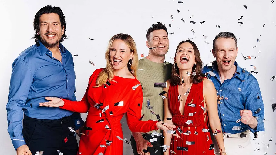 Alles was zählt-Ausstieg Maximilian, Isabelle, Ben, Nathalie und Killian hinter einem weißen Hintergrund.