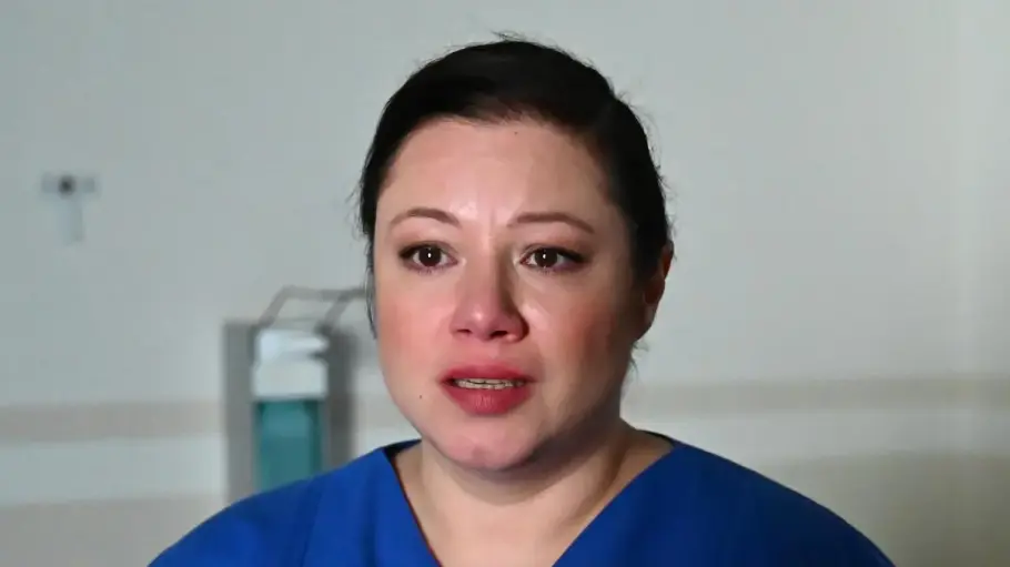 Vanessa AWZ Vanessa sieht völlig überfordert aus und steht den Tränen nahe.