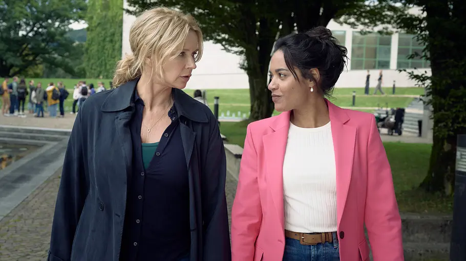 „Alpentod - Ein Bergland-Krimi“: „Alte Wunden“ Birgit Reincke (Veronica Ferres) und Marie Sonnleitner (Salka Weber) in „Alte Wunden“.