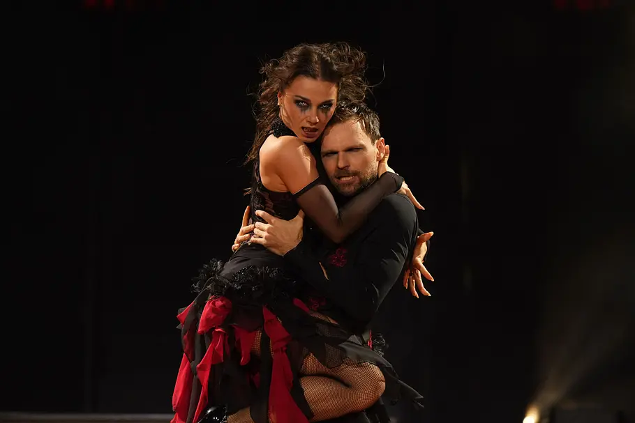 Anastasia Maruster und Vadim Garbuzov bei ihrem legendären Horror-Tango, den sie bei der Profi-Challenge 2026 uraufführten. 