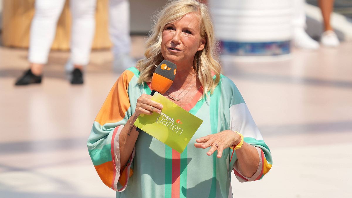 Andrea Kiewel im „ZDF-Fernsehgarten“ Andrea Kiewel im „ZDF-Fernsehgarten“