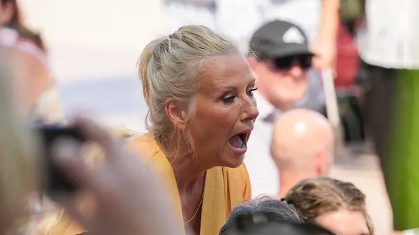 Andrea Kiewel mit offenem Mund. - Foto: IMAGO / BOBO Andrea Kiewel mit offenem Mund. - Foto: IMAGO / BOBO