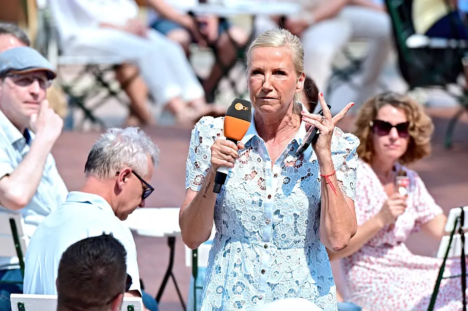 Andrea Kiewel Moderatorin Andrea Kiwi Kiewel während der ZDF - Unterhaltungsshow Fernsehgarten