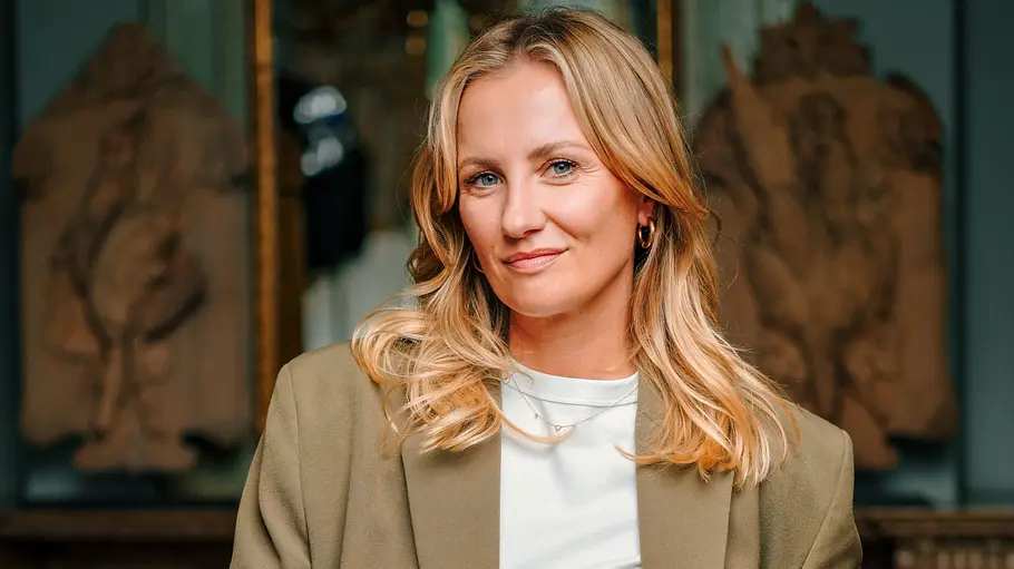 Ania Niedieck spielt seit Jahren bei AWZ mit. Ania Niedick lächelt in die Kamera.