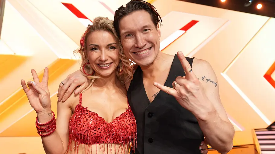 Anna-Carina Woitschak und Evgeny Vinokurov wollen wieder angreifen. Anna-Carina Woitschak und Evgeny Vinokurov mit Peace- und RocknRoll-Zeichen.