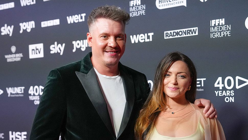 Anne Menden und Gustav Masurek sind verlobt. - Foto: IMAGO / Political-Moments